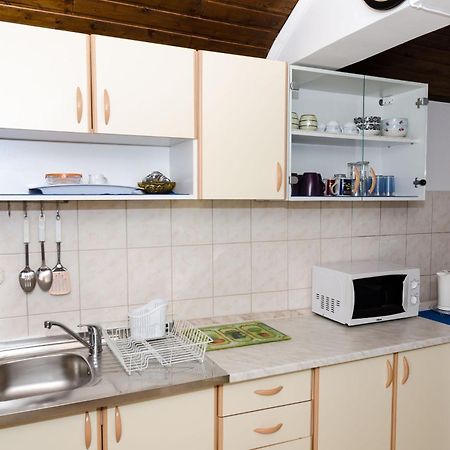 Guest House Dada دوبروفينك الغرفة الصورة