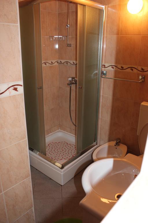 Guest House Dada دوبروفينك المظهر الخارجي الصورة