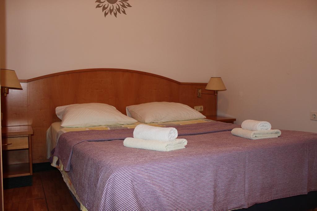Guest House Dada دوبروفينك المظهر الخارجي الصورة
